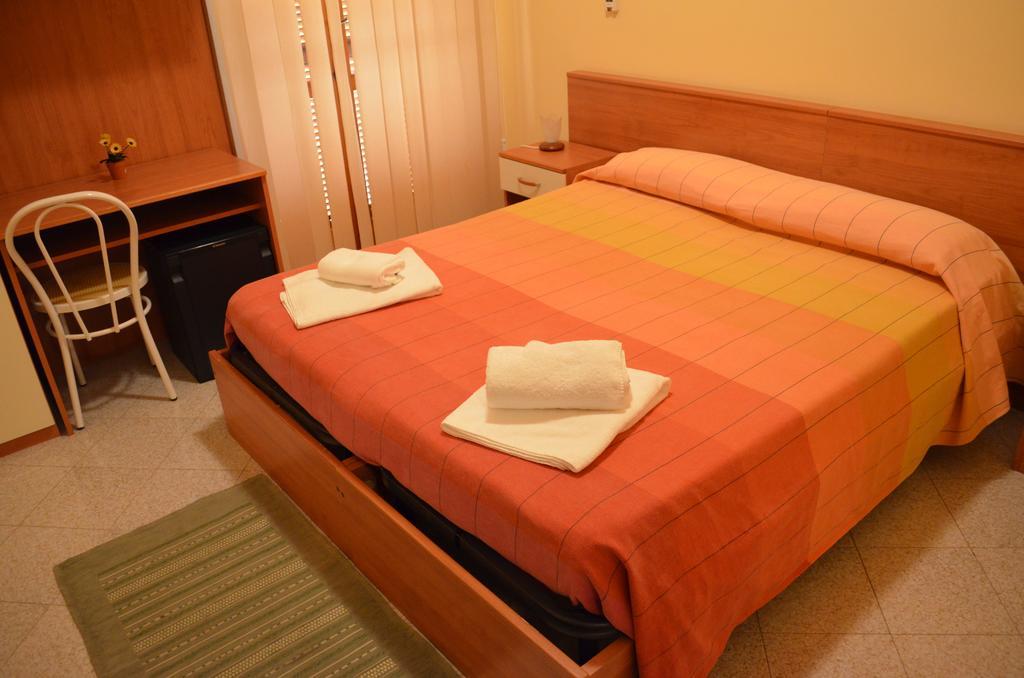 Hotel Barbieri Vibo Valentia Marina Rum bild